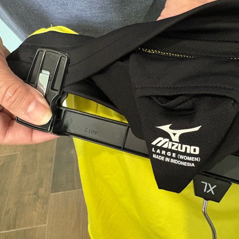 Mizuno Black and Yellow Women's Skirt with shorts - Picture 3 of 3